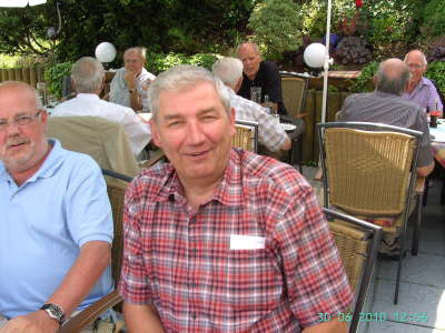 Mittwoch, 30.06.2010. 46 ehemalige Ford MA trafen sich im "H�ffer Hof".