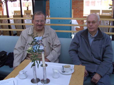Mittwoch, 13. und Donnerstag, 14.05.09. Besuch der Meyer Werft in Papenburg, ADO Gardienenwerk, Emssperrwerk und Hafenrundfahrt.