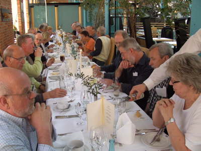 Mittwoch, 13. und Donnerstag, 14.05.09. Besuch der Meyer Werft in Papenburg, ADO Gardienenwerk, Emssperrwerk und Hafenrundfahrt.
