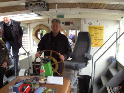 Mittwoch, 13. und Donnerstag, 14.05.09. Besuch der Meyer Werft in Papenburg, ADO Gardienenwerk, Emssperrwerk und Hafenrundfahrt.