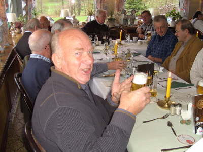 Mittwoch, 25.11.09. FEEPFK Treffen im H�ffer Hof mit 40 Kollegen.
