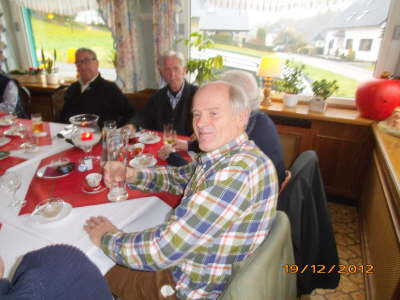 Mittwoch 19.12.2012. 34 Kollegen trafen sich im "H�ffer Hof".